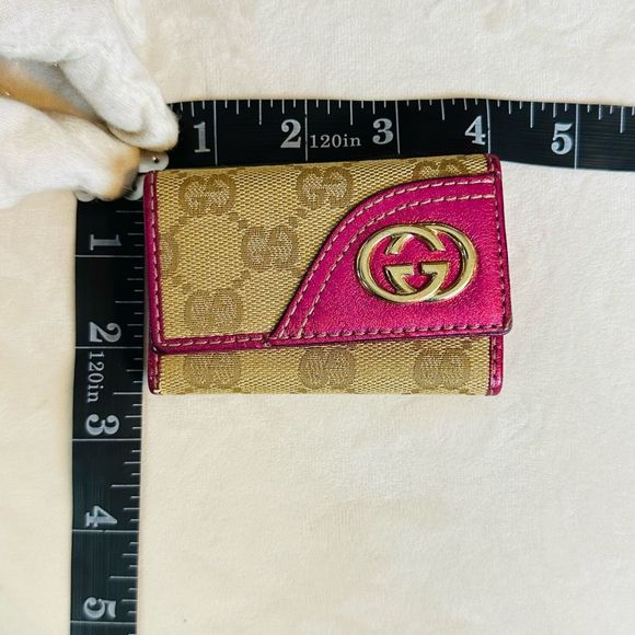 Gucci Beige/Metallic Magenta GG Canvas Key Pouch Wallet 6 Ring - Picture 11 of 11